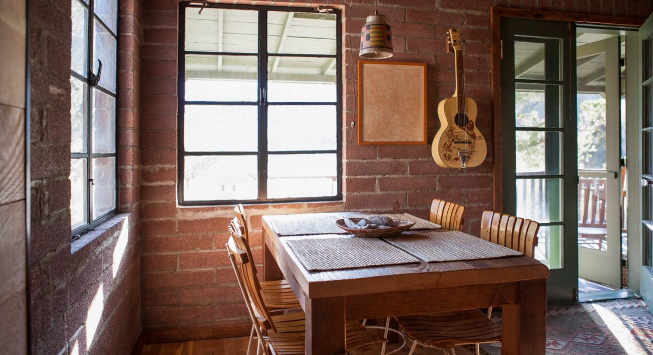 11-River-Willow_Dining-Area-scaled