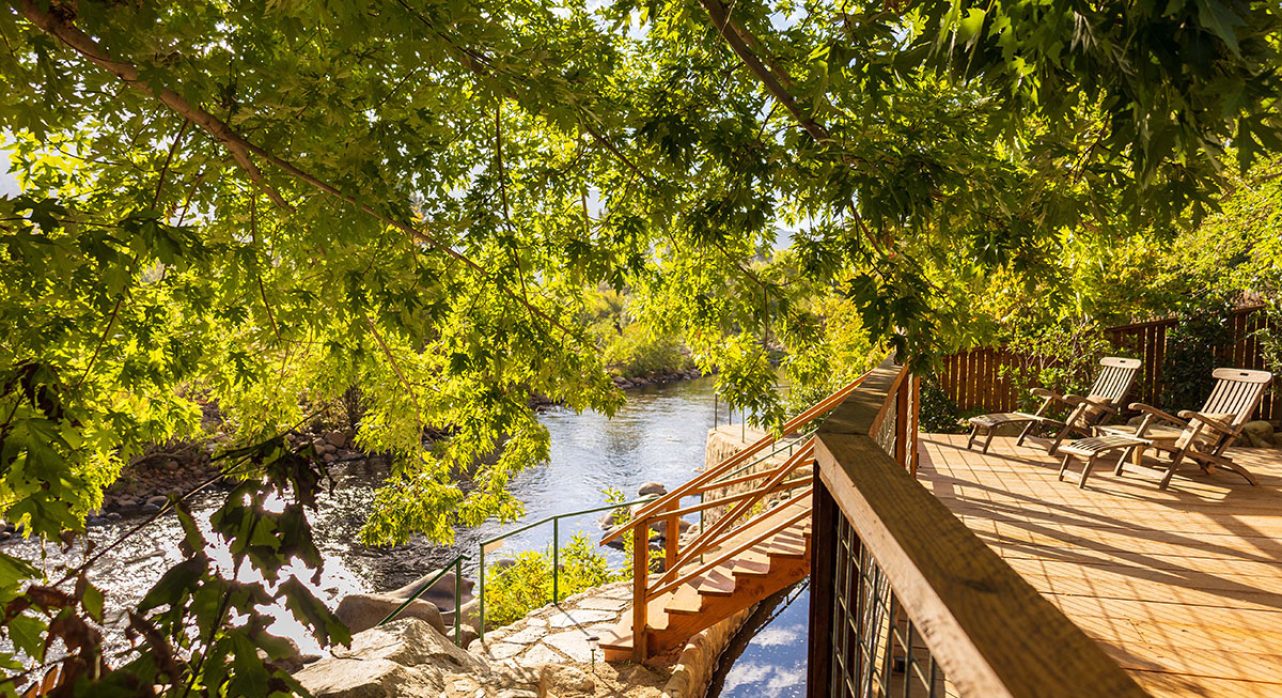 12-MoonShine_Riverside-Terrace