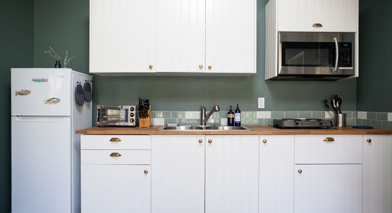 17-Big-View_Downstairs-Kitchenette