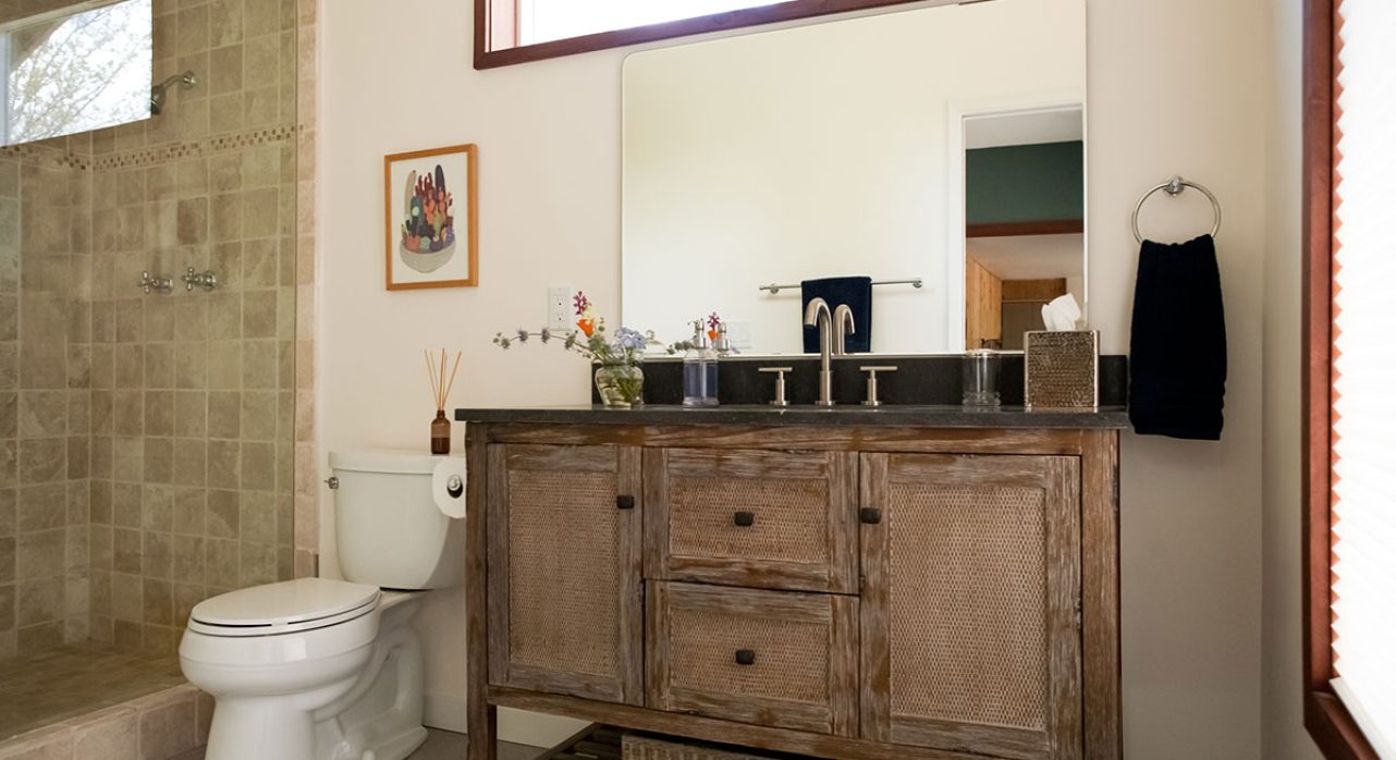 18-Rivers-Edge_Bathroom