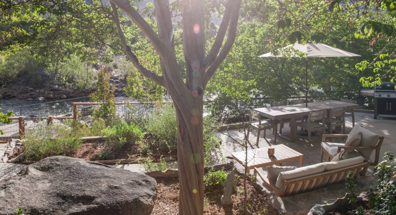 21-Rivers-Edge_Backyard