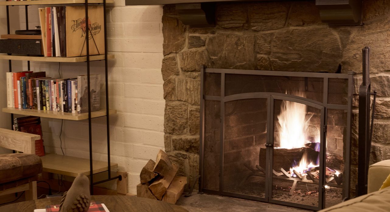 Tukaway-Cabin-Main-Fireplace.jpg
